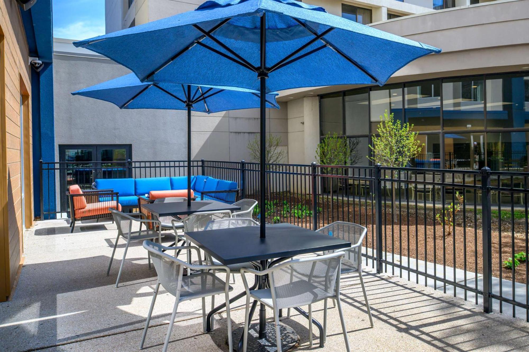 Hampton Inn By Hilton St Louis Airport Woodson Terrace Eksteriør bilde